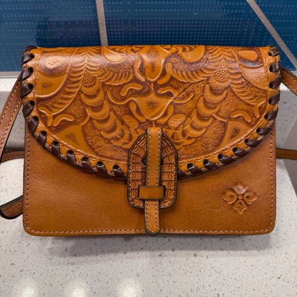 Patricia Nash Handbags - Patricia Nash Leather Lanza Crossbody
